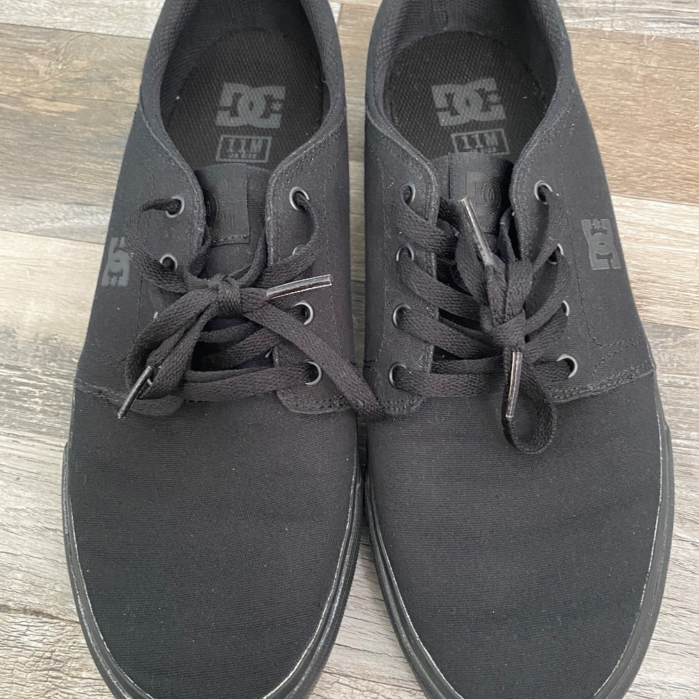 DC mens size 11 trase TX casual sneaker black canvas lace up